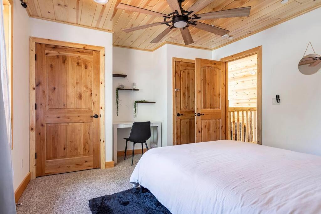 Modern Family Mins To Lake, Slopes & Hikes * Big Bear City