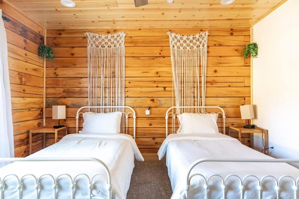 Modern Family Mins To Lake, Slopes & Hikes Chalet *