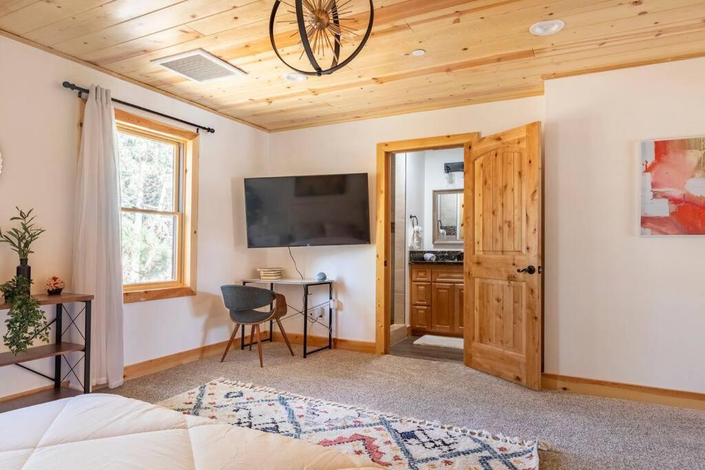 Modern Family Mins To Lake, Slopes & Hikes Chalet Big Bear City