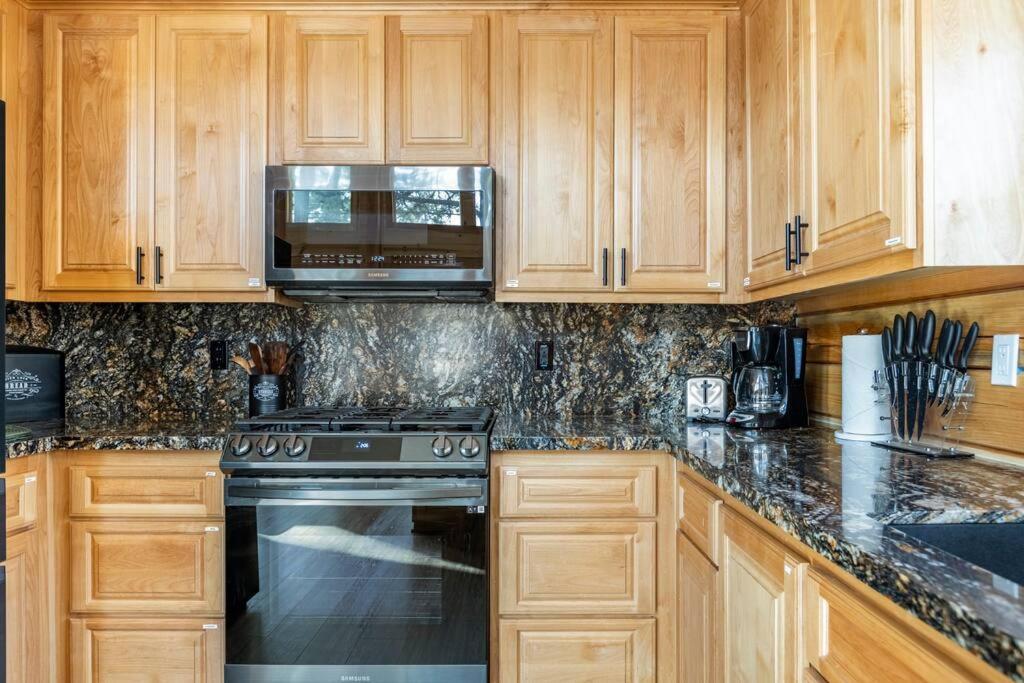 Modern Family Mins To Lake, Slopes & Hikes * Big Bear City