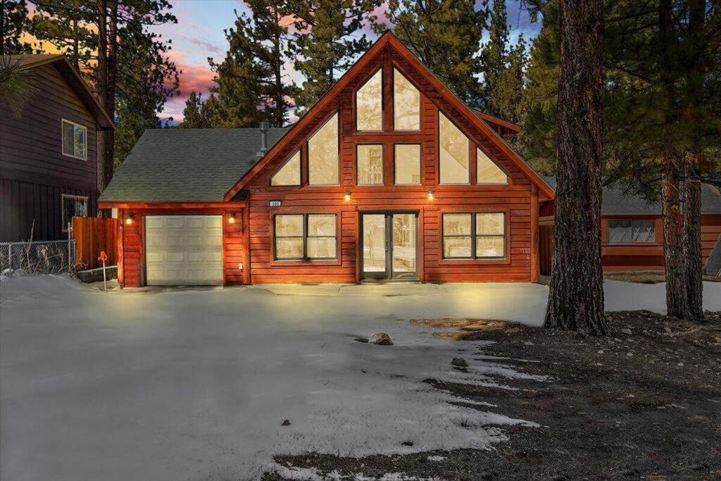 Modern Family Mins To Lake, Slopes & Hikes Chalet